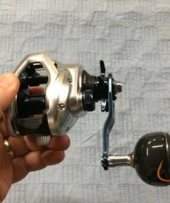 Shimano Tranx 300 And 400 Low Profile Baitcasting Reels 12 Shimano Tranx 300 And 400 Low Profile Baitcasting Reels -Momoi Sales Store image 379